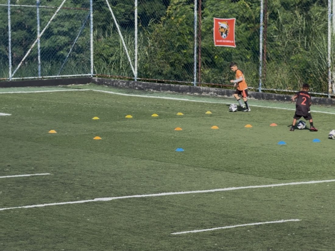 Treino no society Wolf's, em São José dos Campos